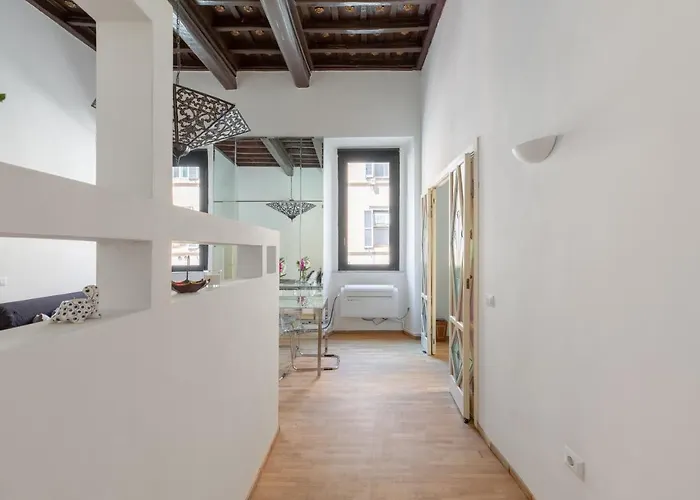 Iflat Bright Near Piazza Di Spagna רומא